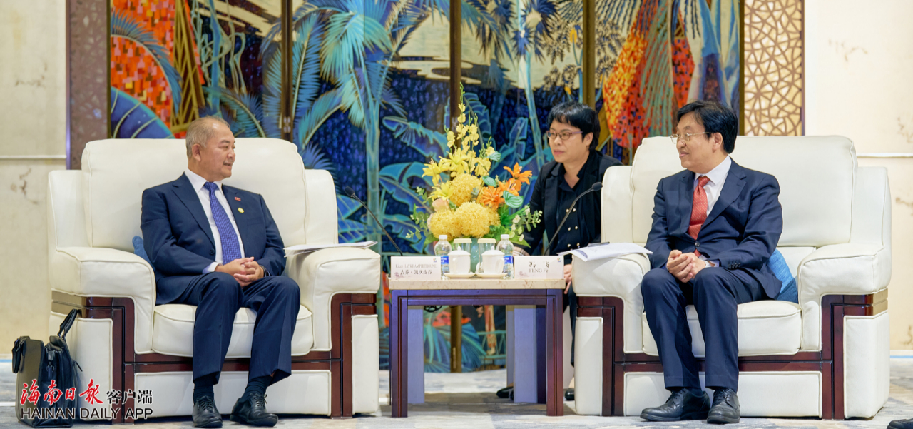 Feng Fei meets with deputy prime minister of Laos