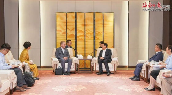 Feng Fei Meets with Professional Association of Diving Instructors (PADI) Delegation
