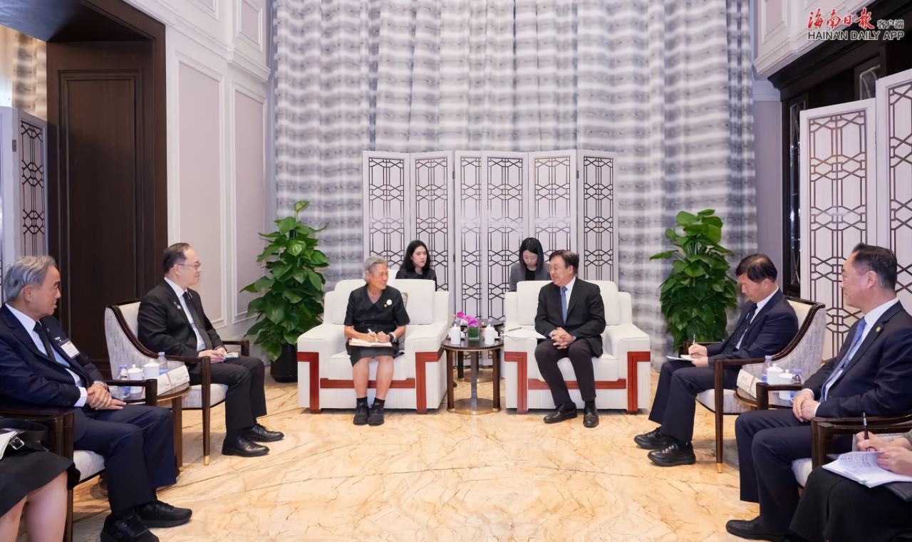 Feng Fei and Liu Xiaoming Meet with Thai Princess Sirindhorn