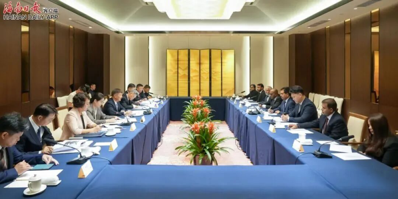 Liu Xiaoming Meets with Maldivian Minister Mohamed Saeed