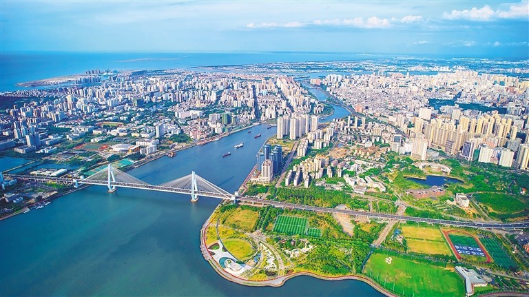 Foreign Consulates General in China Visit Hainan, Explore Cooperation